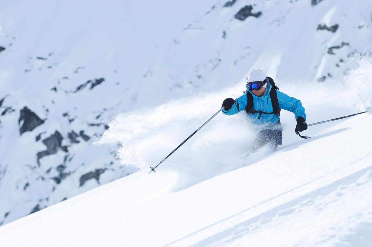 downhill-skiing.jpg